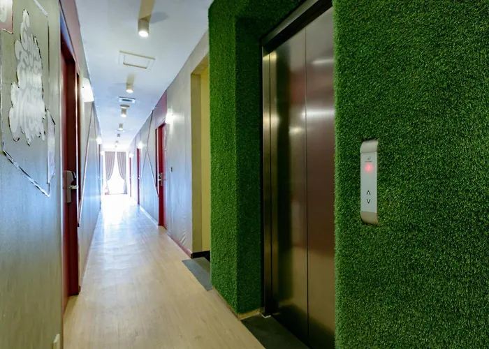 Reddoorz Plus @ Thamrin Jakarta